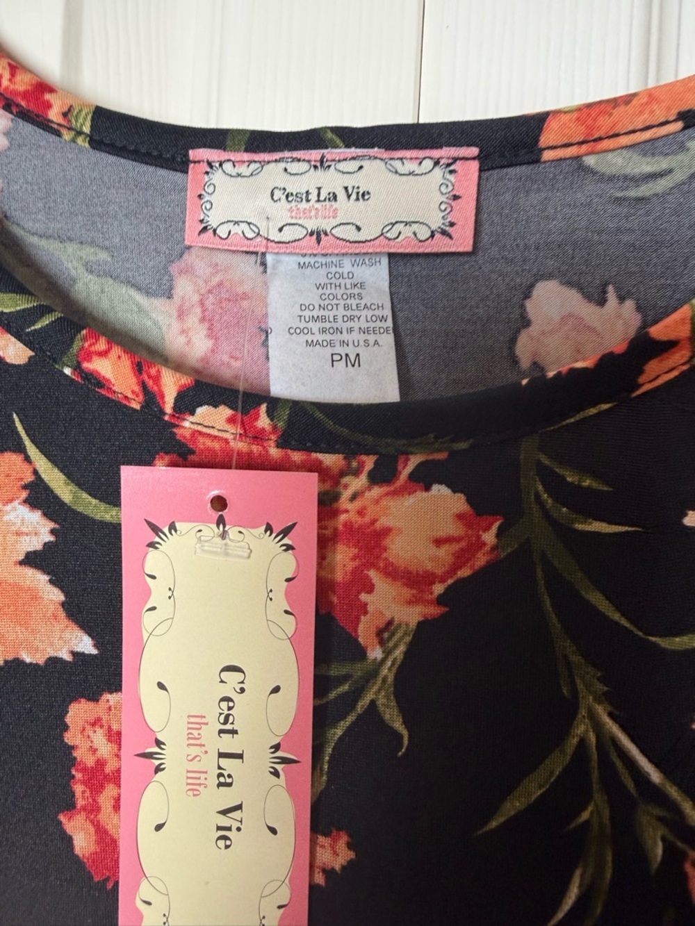 C'est La Vie Floral Short Sleeve Top - Picture 4 of 4